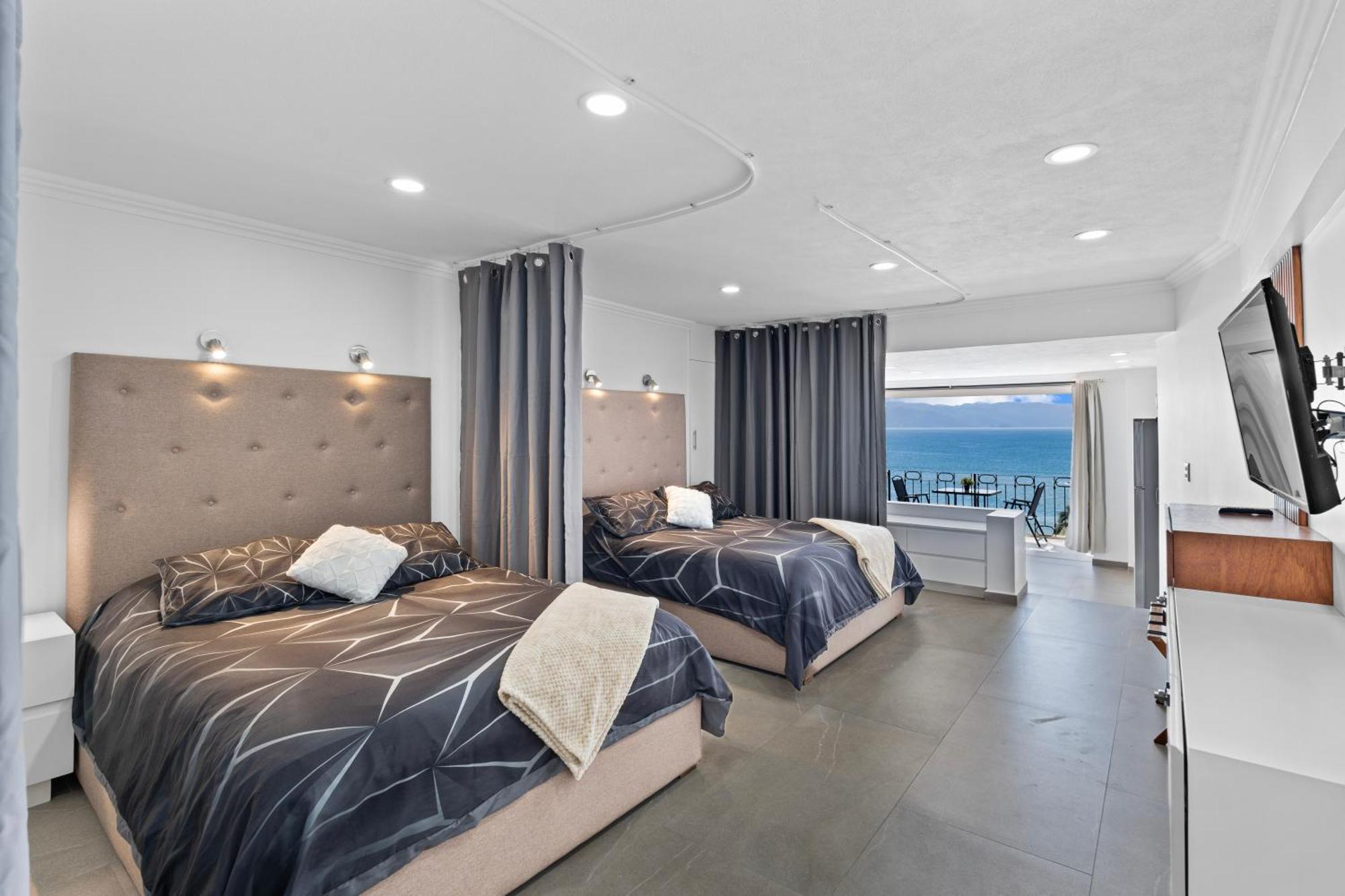 Luxury Condo Just Steps Away From The Beach! Puerto Vallarta Kültér fotó